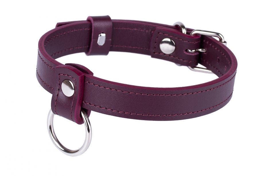 handmade bordo leather day collar choker with o ring side view