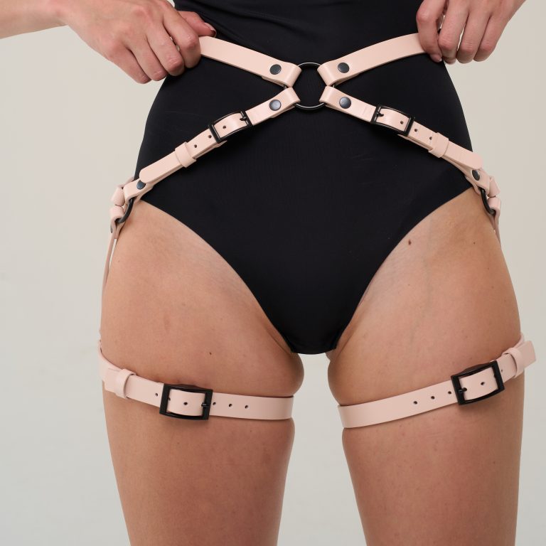 handmade light pink leather thigh harness 1